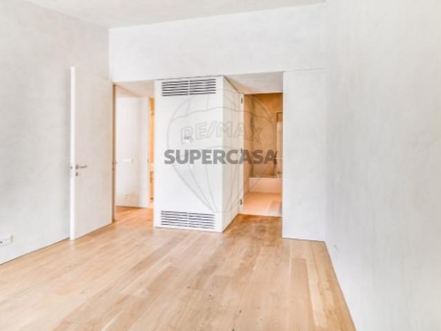 Apartamento T4 em Marvila