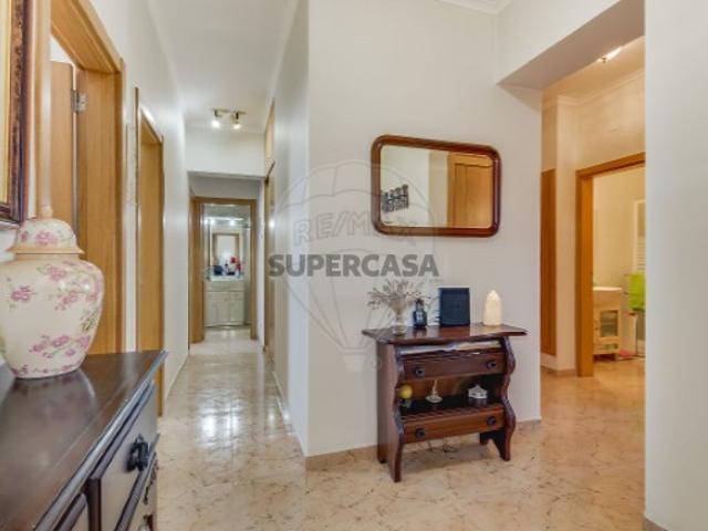 Apartamento T4 em Marvila