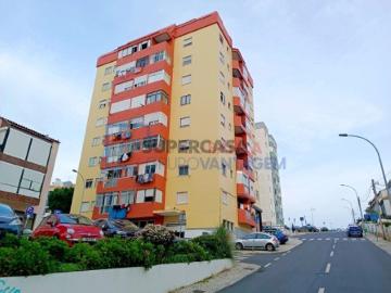 Apartamento T3 em Mina de Água
