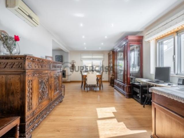 Apartamento T4 em Nogueira, Fraião e Lamaçães