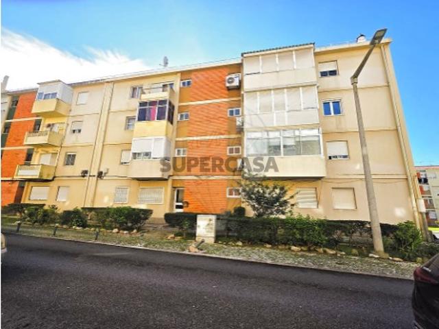 Apartamento T4 em Odivelas