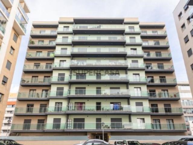 Apartamento T4 em Odivelas