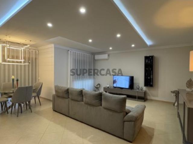 Apartamento T4 em Olhão