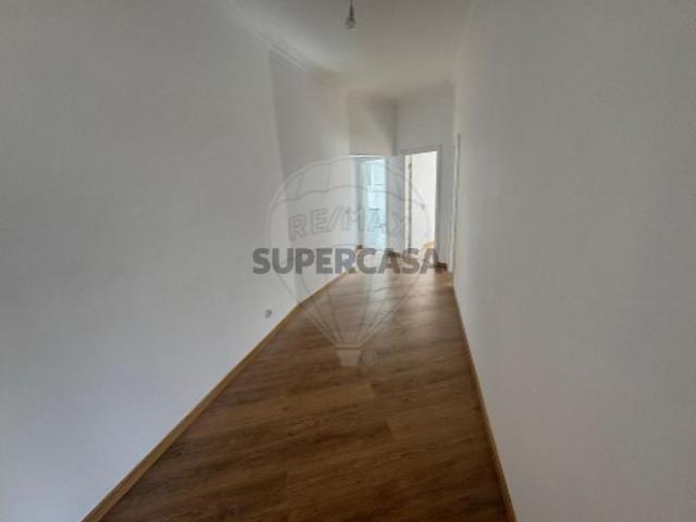 Apartamento T4 em Olivais