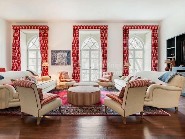 Apartamento T4 em palácio junto do Castelo de São Jorge