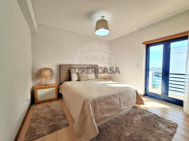 Apartamento T4 em Peniche