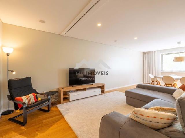 Apartamento T4 em Porto
