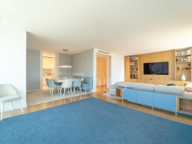 Apartamento T4 em Porto