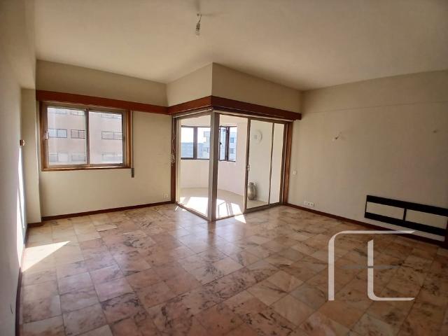 Apartamento T4 em Porto