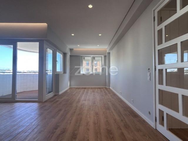 Apartamento T4 em Porto
