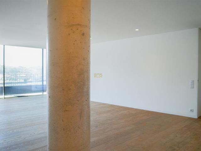 Apartamento T4 em Porto