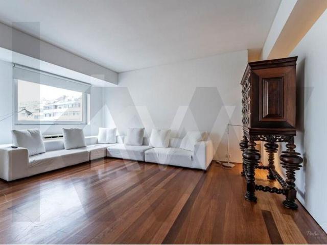 Apartamento T4 em Porto