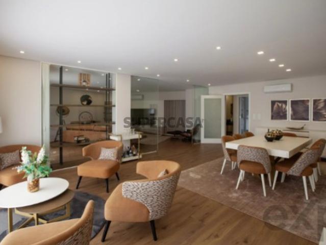Apartamento T4 em Póvoa de Santa Iria e Forte da Casa