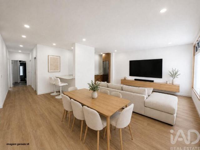 Apartamento T4 em Rio de Mouro de 102 m² 102m² Rio De Mouro