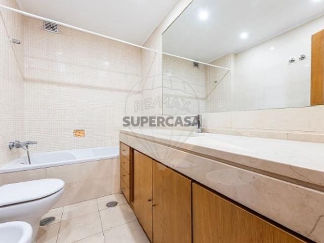 Apartamento T4 em São Domingos de Benfica