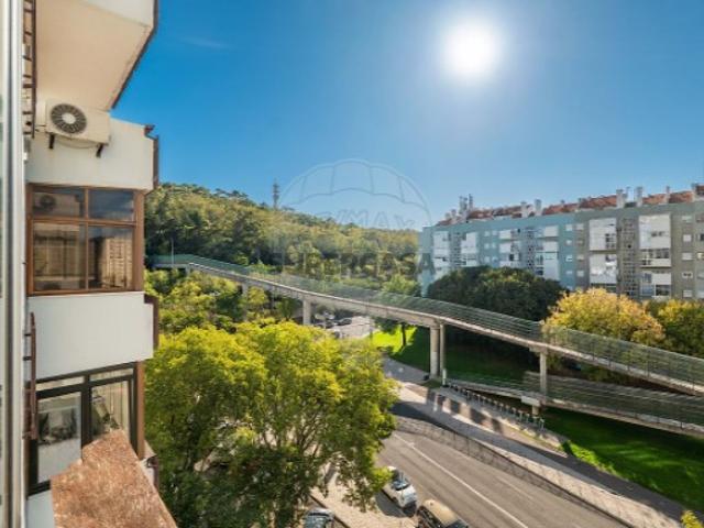 Apartamento T4 em São Domingos de Benfica
