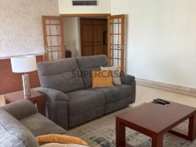 Apartamento T4 em São Domingos de Benfica