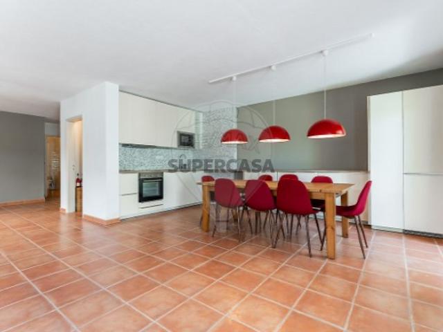 Apartamento T4 em São Domingos de Rana