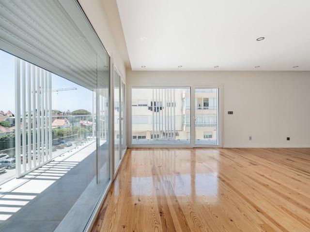 Apartamento T4 em São João do Estoril com 3 Suítes e Varanda. 0m² Cascais e Estoril