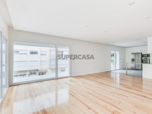 Apartamento T4 em São João do Estoril