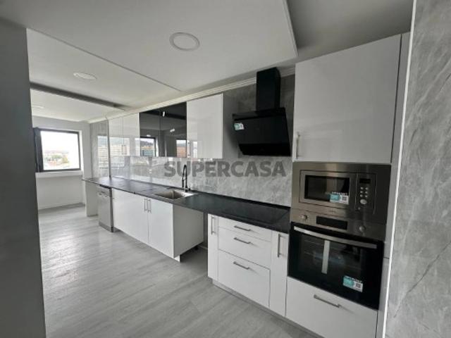 Apartamento T4 em São Vicente