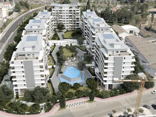 Apartamento T4 em São Sebastião