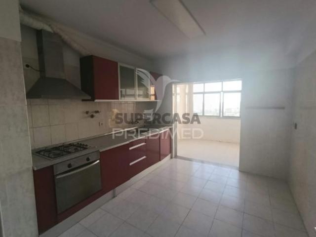 Apartamento T4 em São Sebastião