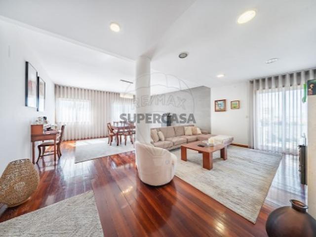 Apartamento T4 em São Vicente