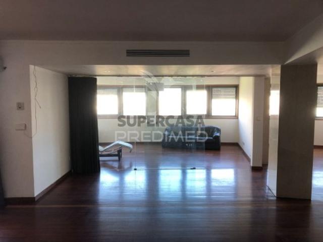 Apartamento T4 em São Vicente