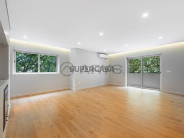 Apartamento T4 em São Víctor