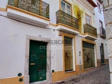 Apartamento T4 em Santiago Maior e São João Baptista