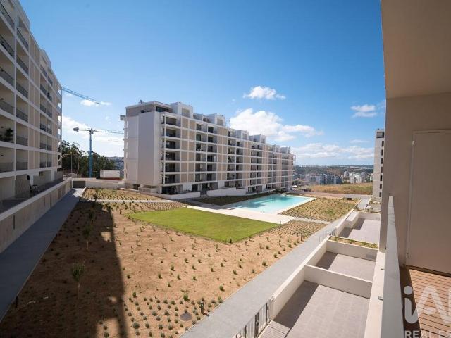 Apartamento T4 em Santo António dos Cavaleiros e Frielas de 140,00 m²