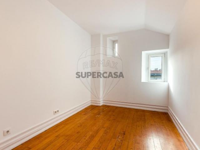 Apartamento T4 em Santo António