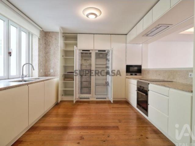 Apartamento T4 em Santo António