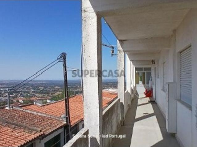 Apartamento T4 em Sé e São Lourenço de 68,25 m²
