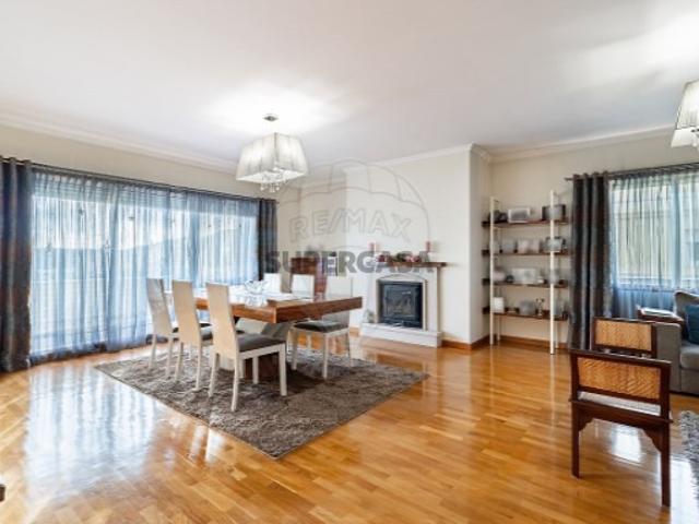 Apartamento T4 em Senhora da Hora