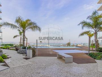 Apartamento T4 em Seixal