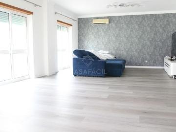 Apartamento T4 em Setúbal