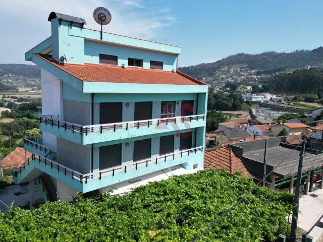 Apartamento T4 Espaçoso com Excelente Luminosidade em Roriz. 99m² Roriz