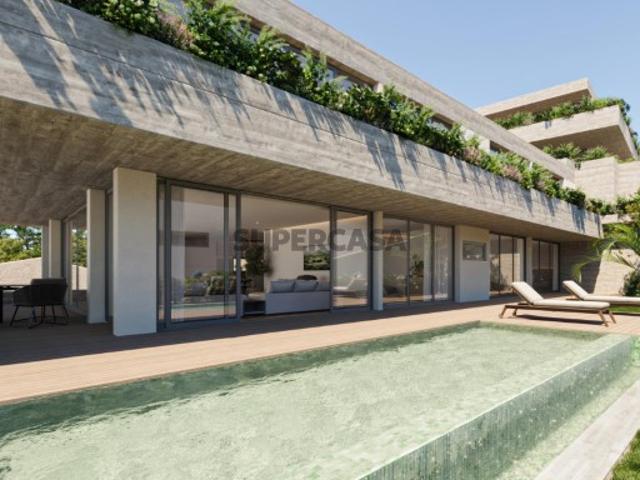 Apartamento T4 Estoril com piscina privativa e amplos terraços