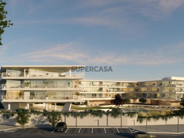 Apartamento T4 inserido em condomínio de Luxo em Vilamoura