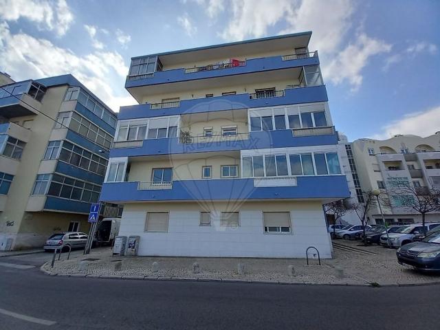 Apartamento T4 LaranjeiroExcelente apartamento localizado. 0m² Almada, Cova da Piedade, Pragal e Cacilhas