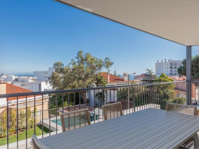 Apartamento T4 mobilado com varanda no Monte Estoril 262m² Cascais e Estoril