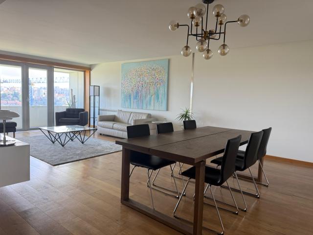 Apartamento T4 Mobilado, com vista desafogada para o rio Douro, ao Arrábida, V.N.Gaia