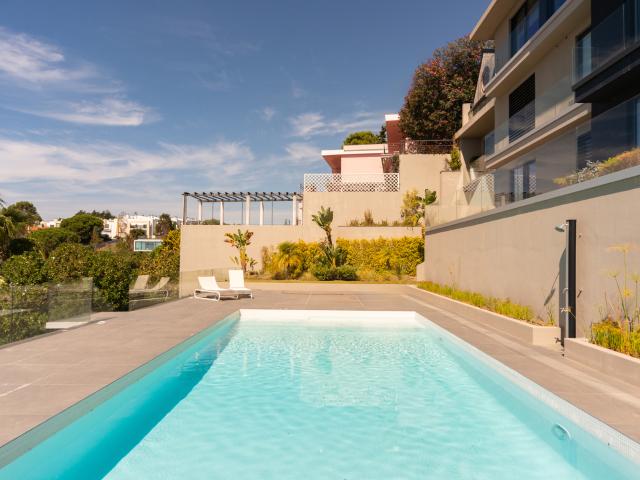 Apartamento T4 MOBILADO em condomínio com piscina, para arrendar em Cascais