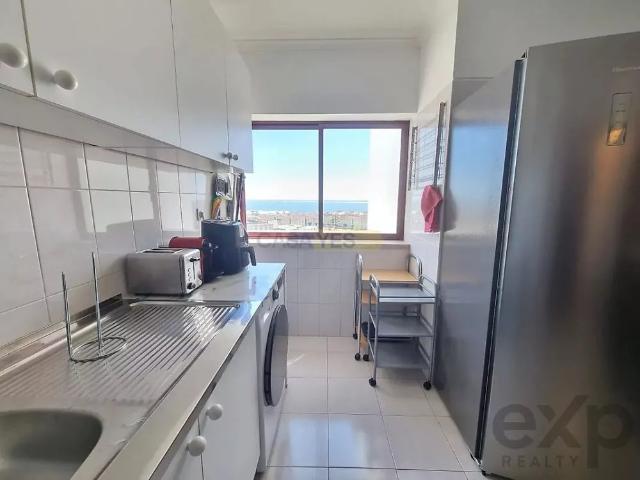 Apartamento T4 Mobiliado com Vista Rio em Marvila, Lisboa