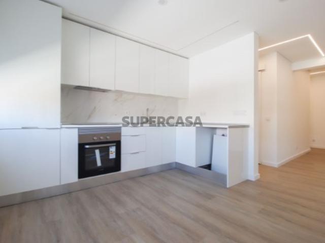 Apartamento T4 na Verderena