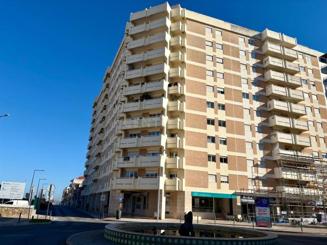 Apartamento T4 na Avenida principal de Caldas da Rainha