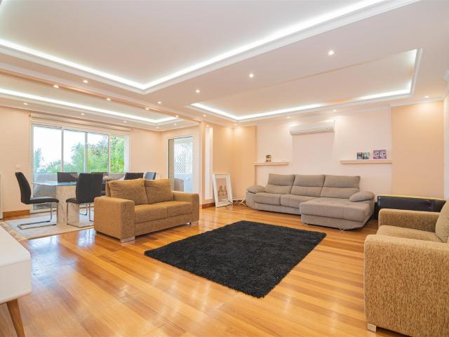 Apartamento T4 na Estrada Monumental 173m² São Martinho