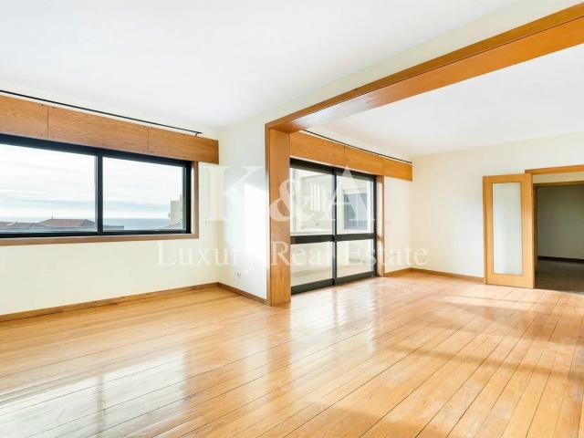 Apartamento T4 na Foz, a escassos metros da praia. 185m² Aldoar, Foz do Douro e Nevogilde